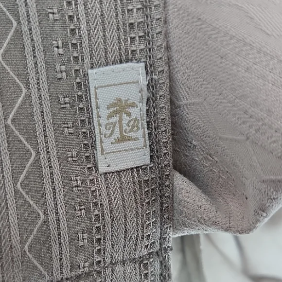 Tommy Bahama Leaf Patterned Grey Button Down Shirt, Medium - Picture 7 of 9